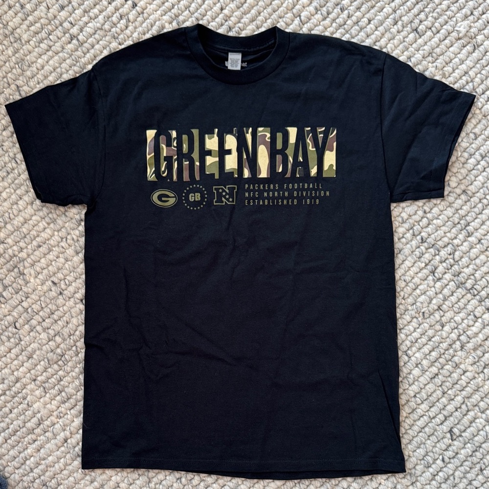 NWOT Team Apparel Greenbay Packers Men's Medium Camo Short Sleeve Cotton T-Shirt